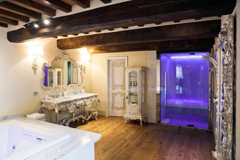 Steam room, Bathroom, Spa and wellness centre/facilities