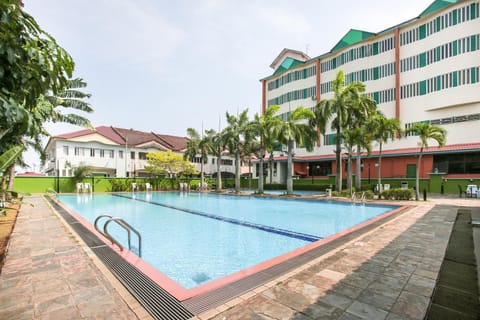 Property building, Swimming pool