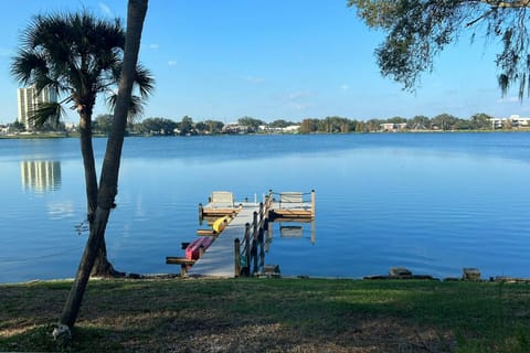 Lake Silver Retreat lll Casa in Winter Haven