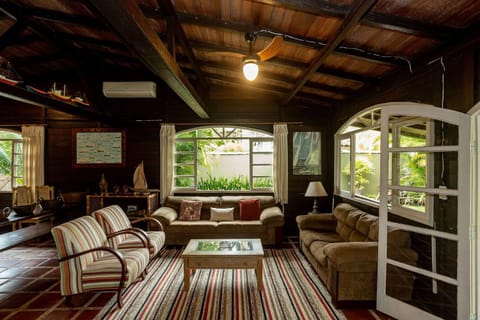 Casa c/ piscina e churrasqueira na praia - Juquehy House in São Sebastião