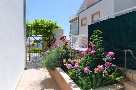 Patio, Garden