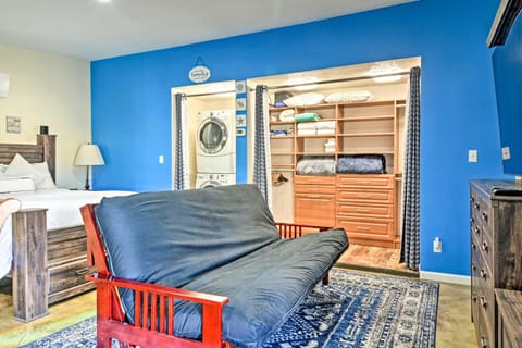 Albuquerque Studio with Shared Pool and Fire Pit! Apartment in Albuquerque