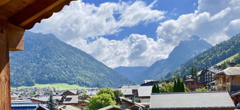 Neighbourhood, Natural landscape, Balcony/Terrace, Hiking, Mountain view