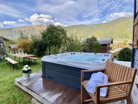 Garden, Hot Tub, Mountain view