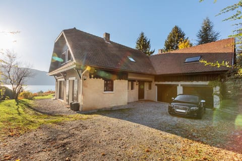 Villa Montpellaz Chalet in Menthon-Saint-Bernard