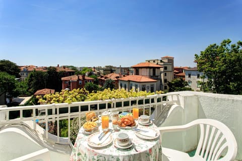 View (from property/room), Balcony/Terrace