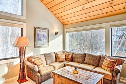 Lincoln Condo with Balcony and View Less Than 2 Mi to Loon Mtn Apartment in Lincoln