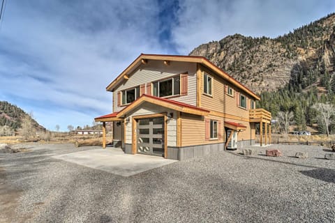 Contemporary Home Along Ourays River Walk! Haus in Ouray