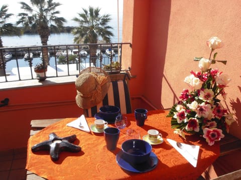 Natural landscape, View (from property/room), Balcony/Terrace, Balcony/Terrace, Sea view