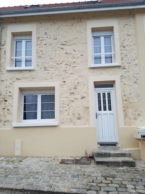 Disney Cosy Cottage, 5 minutes Disneyland! House in Magny-le-Hongre