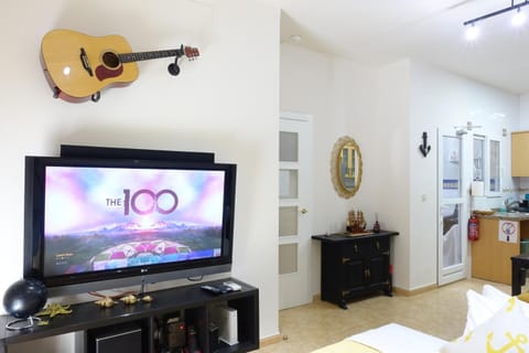 Communal lounge/ TV room, TV and multimedia