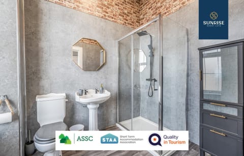 Shower, Toilet, towels