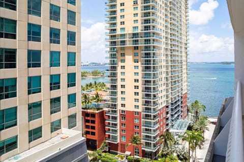 View (from property/room), Balcony/Terrace, City view, Sea view