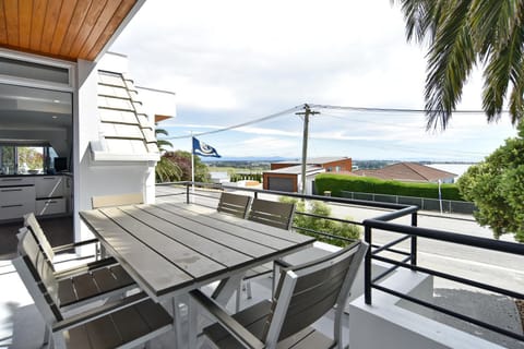 View (from property/room), Balcony/Terrace, Seating area