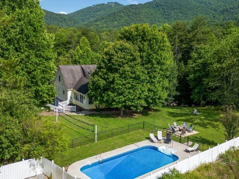 Pool view, Swimming pool