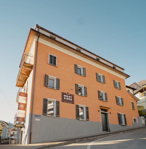 Property building, Facade/entrance