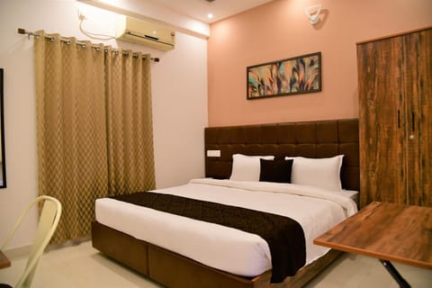 Xcel Luxury Hotel Apartments-Home Living Redefined Condo in Mysuru