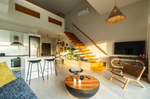 TV and multimedia, Living room, Decorative detail, Seating area, kitchen