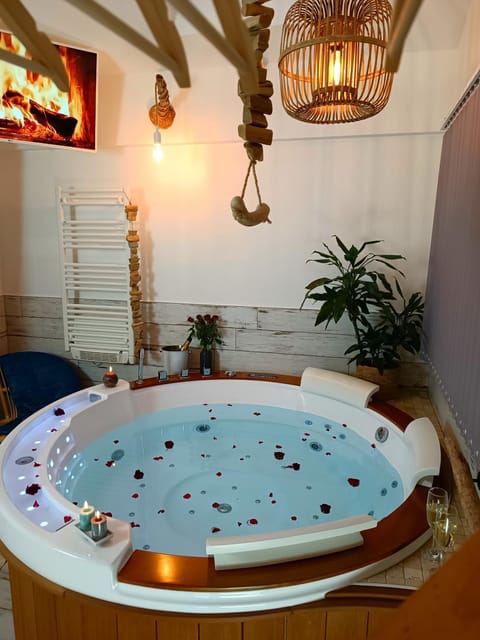 Hot Tub, Hot Tub