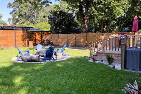 Central Cottage with Grill, 1 Mi to Cajun Field House in Lafayette