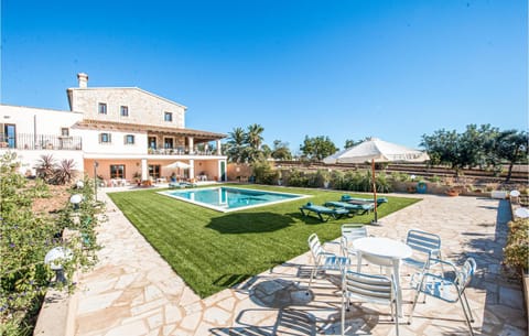 Amazing Home In Manacor With Swimming Pool House in Llevant