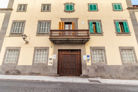 Flatguest RoomTiques Private Rooms Bed and Breakfast in Las Palmas de Gran Canaria