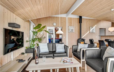 Pet Friendly Home In Lkken With Outdoor Swimming Pool House in Løkken