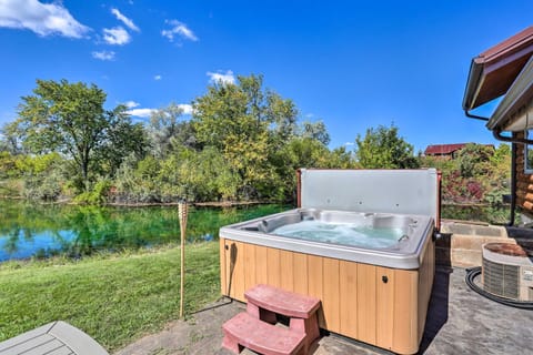 Family-Friendly Getaway on 12-Acre Trout Farm Maison in North Lawrence