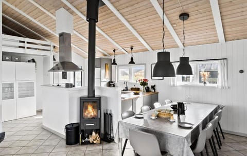 Amazing Home In Lkken With Sauna Haus in Løkken