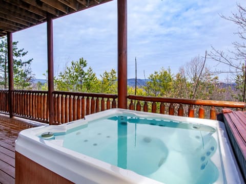 Million Dollar View - Hot Tub, and Sauna! House in Sevier County
