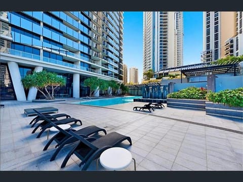 Circle on Cavill - Hosted by Coastal Letting Apartment in Surfers Paradise