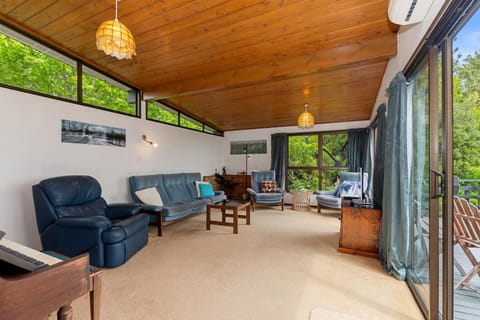 Te Whare Rākau - Paihia Holiday Home House in Paihia