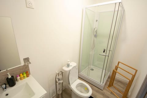 Shower, Toilet, Bathroom