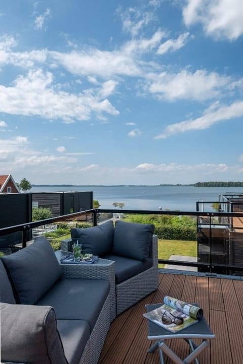 Lifestyle Cube mit Dachterrasse Meerblick und Strand House in Biddinghuizen
