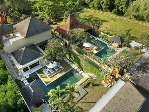 Property building, Day, Natural landscape, Bird's eye view, Garden view, Pool view, Swimming pool, sunbed