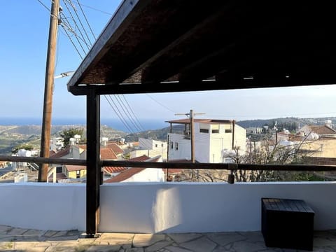 'I Folia' Village house with roof garden and terrace House in Pissouri