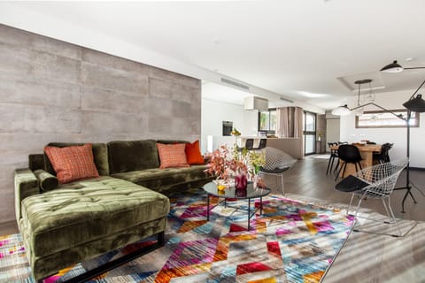 Living room, Seating area, Dining area, dishwasher, kitchen