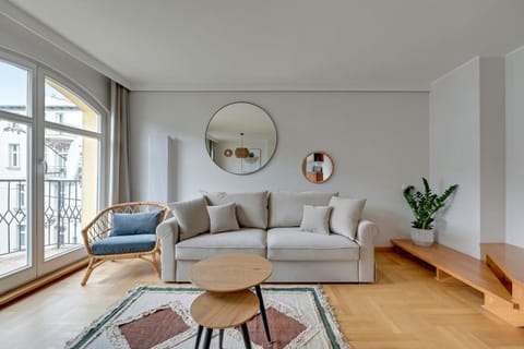 Balcony/Terrace, Living room, Photo of the whole room, Seating area, Area and facilities