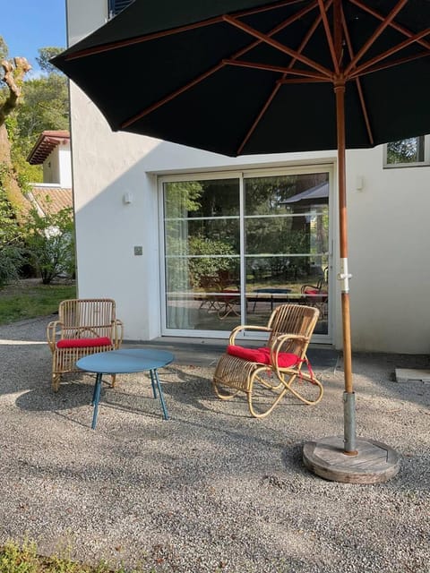 Villa CHEBEC Appartement en rez de jardin avec terrasse vue sur golf d Hossegor Apartment in Hossegor