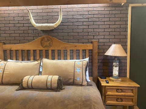 Deluxe Big Texan Multi Suite Apartment in Amarillo