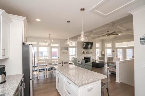 Brand New Modern Home with Private Pool Near Pier & Beach. Y Knot House in Oak Island