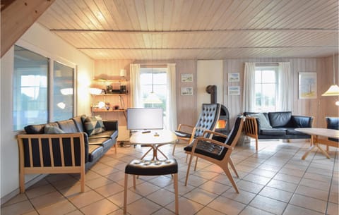 Lovely Home In Blvand With Wifi Casa in Blåvand