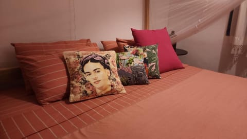 Frida House Bed and Breakfast in Ahangama