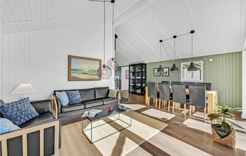 Lovely Home In Ringkbing With Wifi Haus in Søndervig