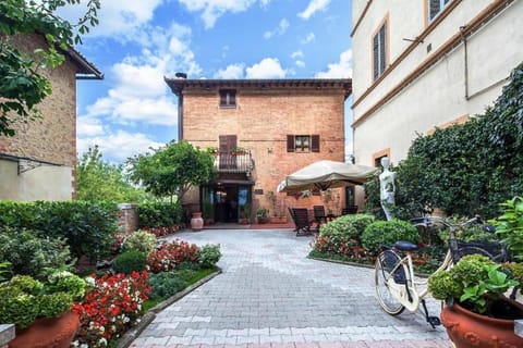 Property building, Restaurant/places to eat