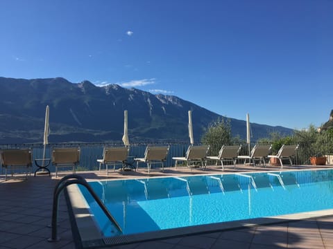 Spring, Day, Summer, Balcony/Terrace, Lake view, Landmark view, Mountain view, Street view, Swimming pool, Sunrise