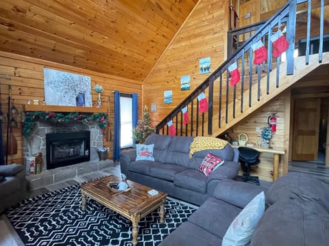 Serenity, A Rustic Log Cabin Retreat House in Sevierville