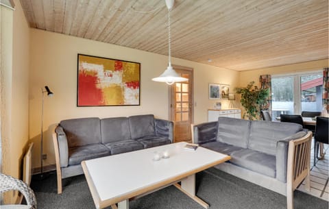 5 Bedroom Pet Friendly Home In Oksbl House in Oksbøl