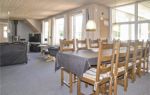 5 Bedroom Beautiful Home In Oksbl House in Oksbøl