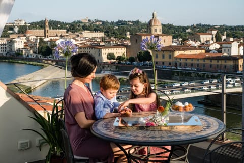 Patio, Family